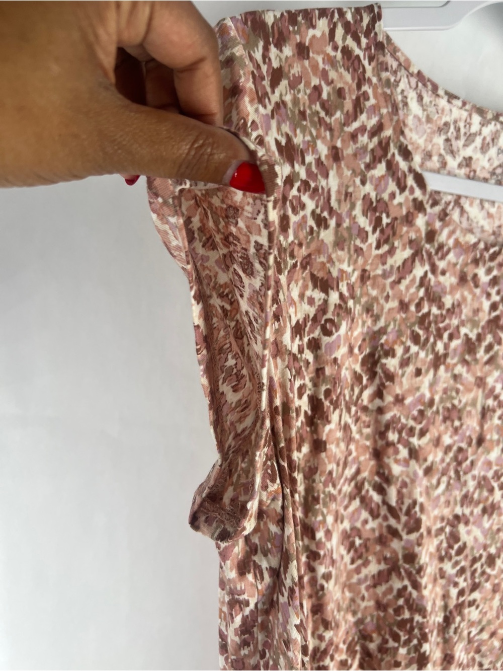 J. Jill Short Sleeve Scoop Neck Tee in Rose and Cream Floral - Picture 3 of 9